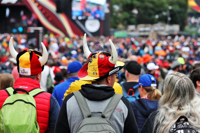 Fan zone crowds